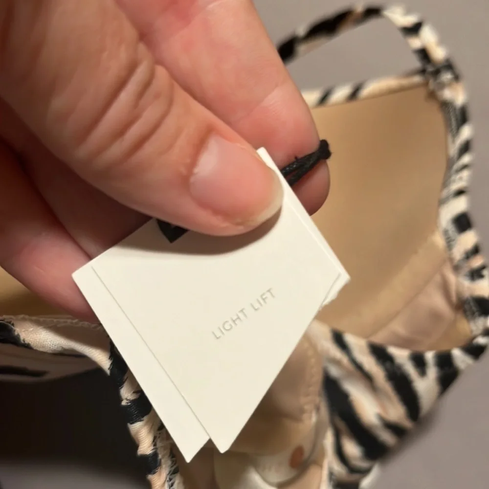 New Women’s Shade & Shore Zebra Print 34 C Bikini Top NWT